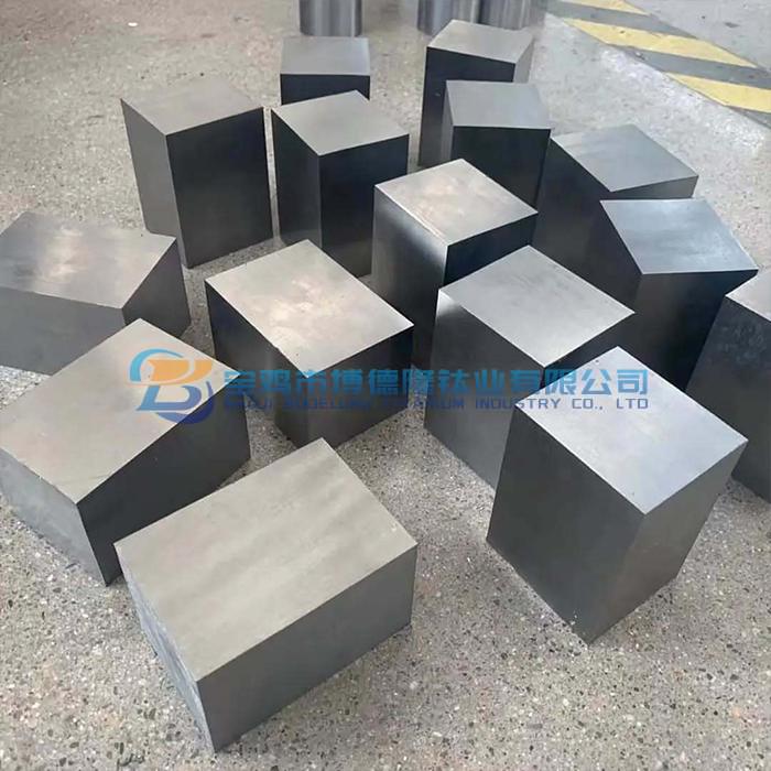 如何选择适合钛锻件的表面处理方式？